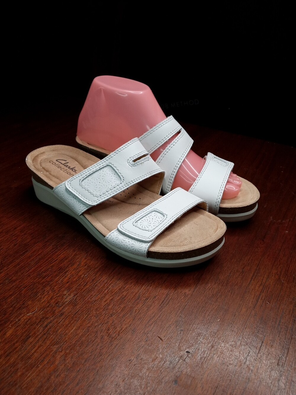 Clarks Women's Calenne Maye Style# 26177046 Size 7M White Leather Wedge Sandals